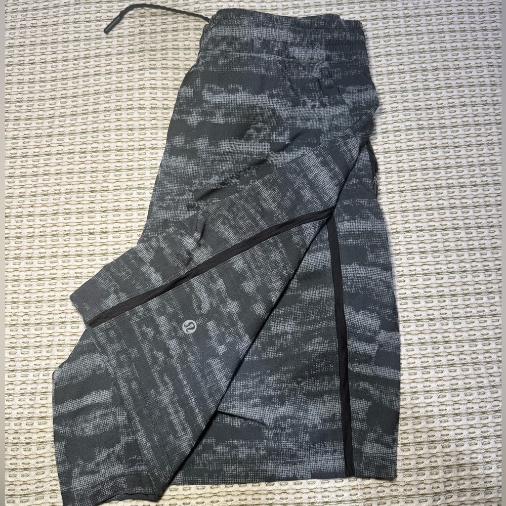 Lululemon pacebreaker short 7inch